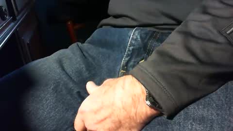 nevrsaynevr2000 online show from 01-27-25, 03:39