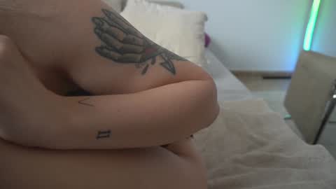 new dee online show from 10-16-25, 01:01