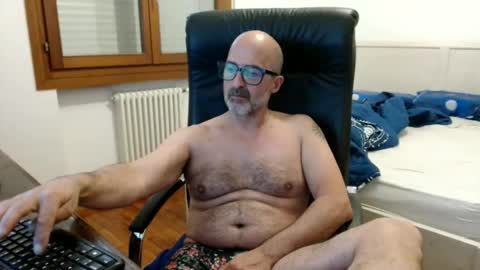 Snapshot of new_simi_74 chatting on 06-03-26, 06:24 simi online show from 06-03-26, 06:24