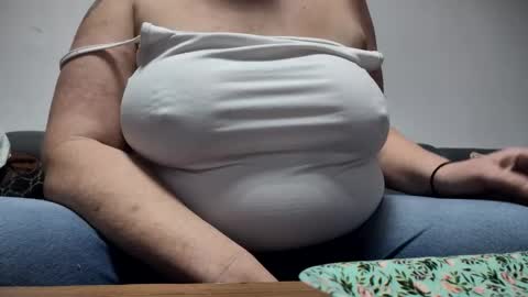 Snapshot of newbis666 chatting on 11-02-25, 10:01 newbis666 online show from 11-02-25, 10:01