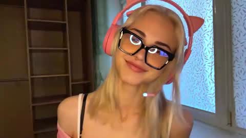 neweva_ online show from 07-16-26, 06:52