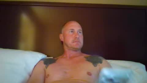 Snapshot of newportman1030 chatting on 06-09-26, 12:44 amandandhisgirl online show from 06-09-26, 12:44