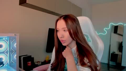 Mina online show from 05-04-26, 08:21