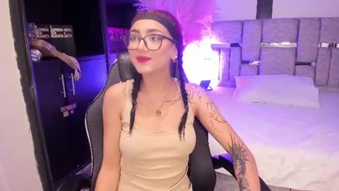 nezukoo_1 online show from 06-11-26, 01:05