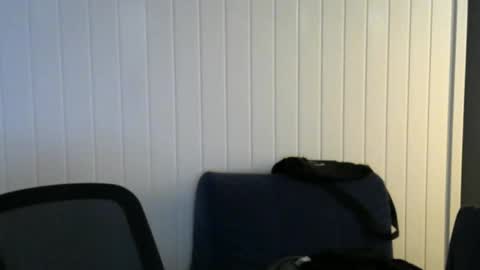 Snapshot of nezvers chatting on 01-08-25, 04:22 YouPick online show from 01-08-25, 04:22