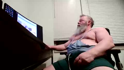Snapshot of nhmuscledaddy chatting on 12-04-25, 03:27 nhmuscledaddy online show from 12-04-25, 03:27