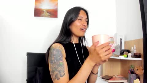 laura  online show from 01-15-26, 11:19