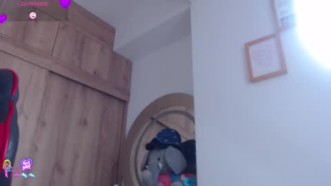 Mia online show from 02-20-26, 08:53