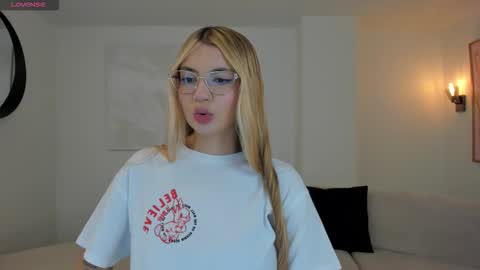 SQUIRTER DOLL    online show from 02-08-26, 10:46