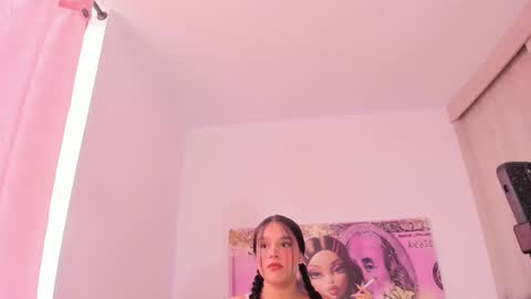  Nia  online show from 12-22-25, 03:42