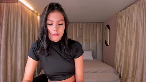 Call me Nia  online show from 10-21-25, 06:52