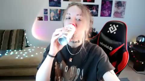 Snapshot of nica_kawaii chatting on 06-18-26, 01:37 nica_kawaii online show from 06-18-26, 01:37