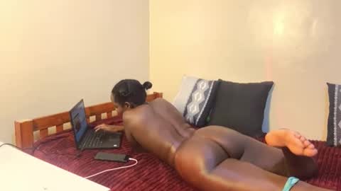 nicahstar online show from 04-17-26, 03:37