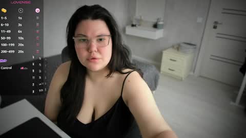 Snapshot of nicara_ chatting on 03-26-26, 10:43 nicara_ online show from 03-26-26, 10:43