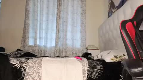 Snapshot of nicckah_ chatting on 06-18-26, 10:09 Lilly online show from 06-18-26, 10:09