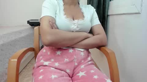 Snapshot of nicebrown chatting on 10-23-25, 07:29 Sfora online show from 10-23-25, 07:29