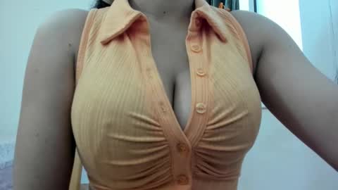 Snapshot of nicebrown chatting on 11-22-25, 08:57 Sfora online show from 11-22-25, 08:57