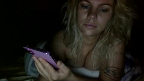Snapshot of nicecolddrink2 chatting on 01-01-25, 11:49 Amber online show from 01-01-25, 11:49