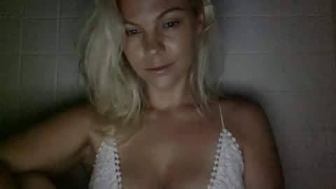 Snapshot of nicecolddrink2 chatting on 09-09-25, 09:53 Amber online show from 09-09-25, 09:53