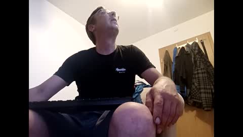 Snapshot of nicefuck0077 chatting on 05-09-26, 10:37 nicefuck0077 online show from 05-09-26, 10:37