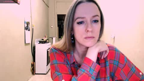 Snapshot of nicekat chatting on 05-31-26, 02:35 Kathrine online show from 05-31-26, 02:35