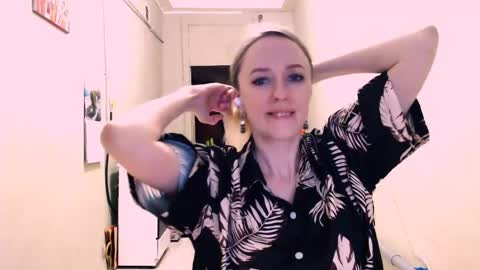 Snapshot of nicekat chatting on 06-01-26, 05:58 Kathrine online show from 06-01-26, 05:58