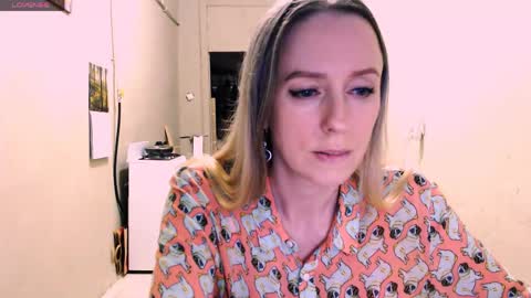 Snapshot of nicekat chatting on 06-04-26, 06:25 Kathrine online show from 06-04-26, 06:25