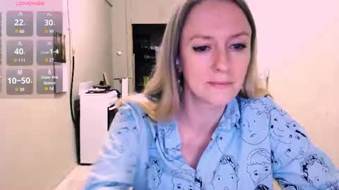 Snapshot of nicekat chatting on 06-19-26, 09:18 Kathrine online show from 06-19-26, 09:18
