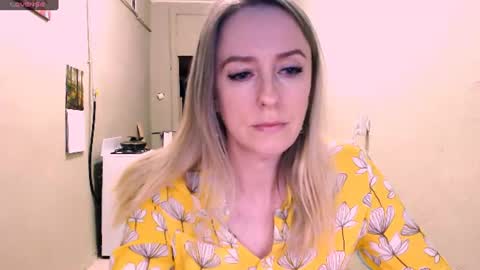 Snapshot of nicekat chatting on 06-20-26, 04:43 Kathrine online show from 06-20-26, 04:43