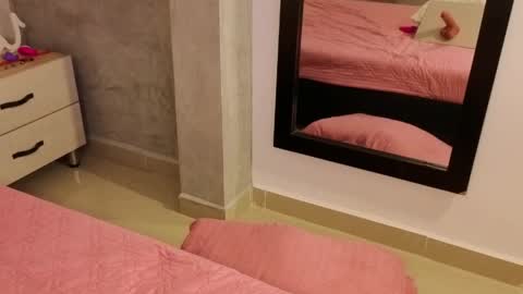 Nicolle  online show from 04-13-26, 08:03