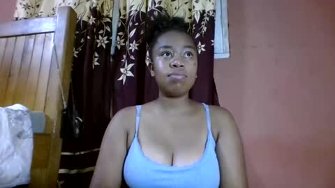 Snapshot of nicelly01 chatting on 05-02-26, 10:31 nicelly01 online show from 05-02-26, 10:31