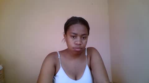 Snapshot of nicelly01 chatting on 05-07-26, 08:52 nicelly01 online show from 05-07-26, 08:52