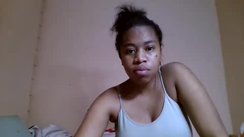 Snapshot of nicelly01 chatting on 05-09-26, 12:16 nicelly01 online show from 05-09-26, 12:16