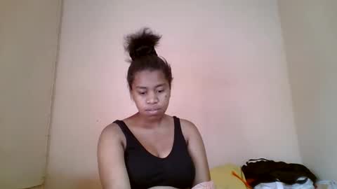 Snapshot of nicelly01 chatting on 05-16-26, 06:32 nicelly01 online show from 05-16-26, 06:32