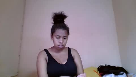 Snapshot of nicelly01 chatting on 05-16-26, 06:43 nicelly01 online show from 05-16-26, 06:43