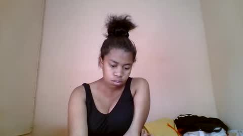 Snapshot of nicelly01 chatting on 05-16-26, 07:05 nicelly01 online show from 05-16-26, 07:05