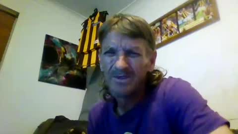 Snapshot of niceozziecockxxx chatting on 01-05-25, 07:28 Sexiishaine online show from 01-05-25, 07:28