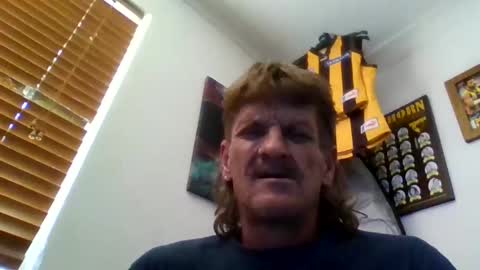 Snapshot of niceozziecockxxx chatting on 01-16-25, 03:23 Sexiishaine online show from 01-16-25, 03:23