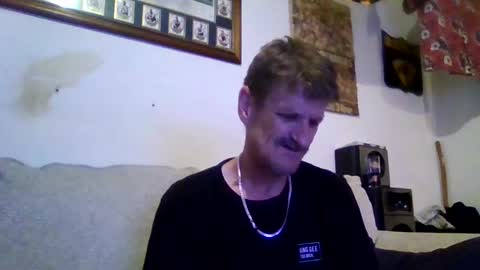 Snapshot of niceozziecockxxx chatting on 09-29-25, 06:13 Sexiishaine online show from 09-29-25, 06:13