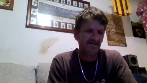 Snapshot of niceozziecockxxx chatting on 10-19-25, 04:51 Sexiishaine online show from 10-19-25, 04:51
