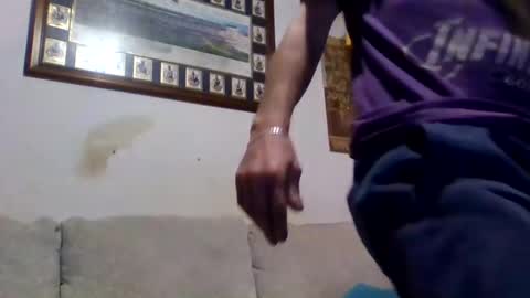 Snapshot of niceozziecockxxx chatting on 10-31-25, 08:10 Sexiishaine online show from 10-31-25, 08:10