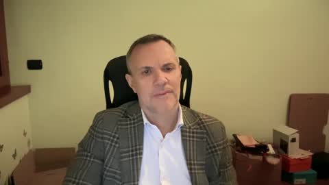 Andrew online show from 02-18-25, 06:26