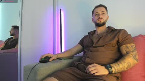 Snapshot of nicholassx chatting on 06-06-26, 02:33 Nicholassx online show from 06-06-26, 02:33