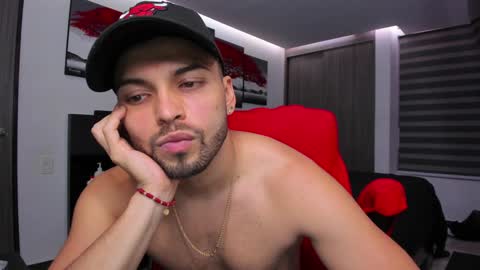 Snapshot of nick_klaus chatting on 12-19-24, 11:25 Nick Klaus online show from 12-19-24, 11:25