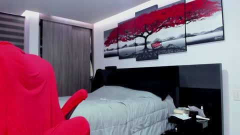 Snapshot of nick_klaus chatting on 02-08-25, 01:00 Nick Klaus online show from 02-08-25, 01:00