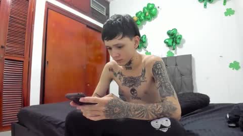 Snapshot of nick_straightboy chatting on 05-03-26, 04:18 Nick online show from 05-03-26, 04:18