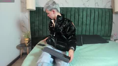 Nick  online show from 03-09-26, 12:20