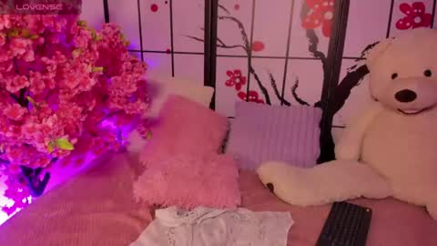 nickie_reed_ online show from 07-06-26, 10:23