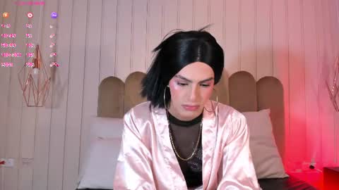 Snapshot of nickiwestt___ chatting on 06-25-26, 08:13 nickiwestt___ online show from 06-25-26, 08:13