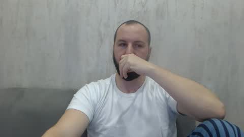 Julian online show from 12-02-25, 01:00